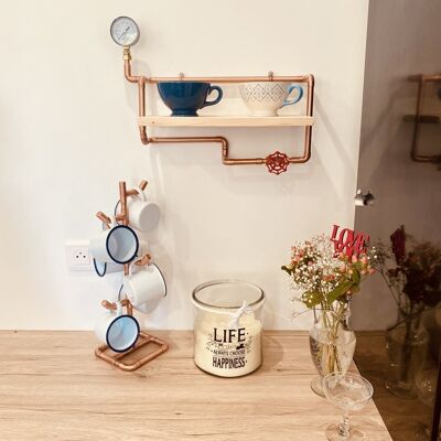 Unique deco shelf with accessories
