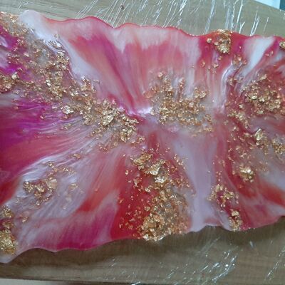 Tablett aus rosafarbenem und goldenem Kunstharz