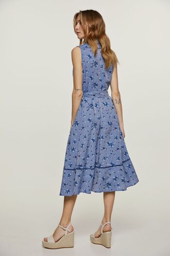 Robe indigo à fleurs et boutons 4