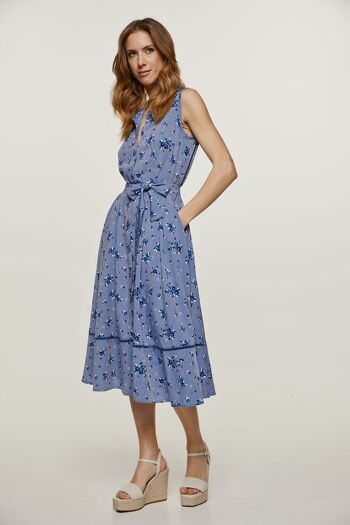 Robe indigo à fleurs et boutons 7