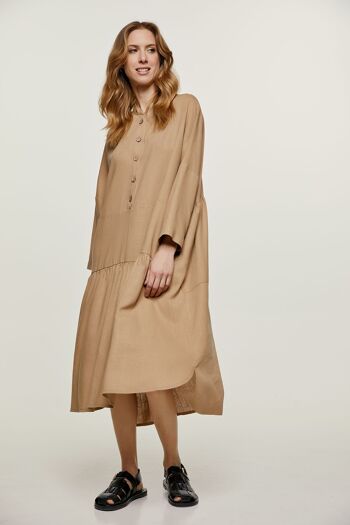 Robe beige oversize style lin avec boutons 3