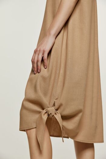 Robe mi-longue beige avec nœud 3