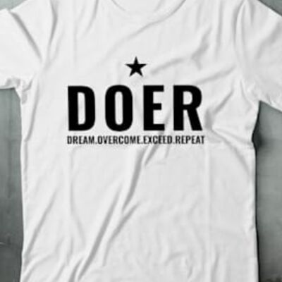 DOER STAR TEE- WEISS - FEED THE HUNGRY