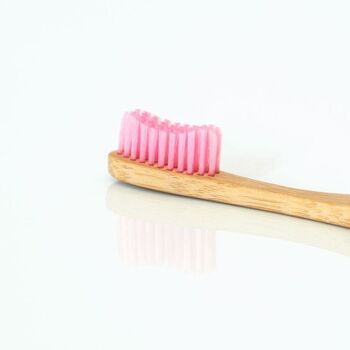 BROSSE A DENTS EN BAMBOU Adulte Medium 4