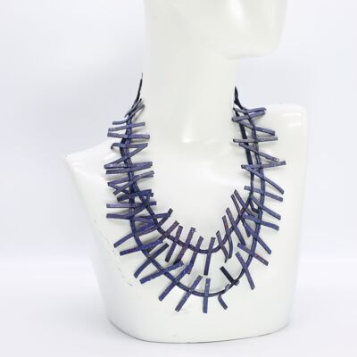 Collier de sapin en cuir recyclé - Graffiti bleu cobalt peint à la main