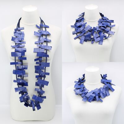 Rechteckige Halskette aus recyceltem Kunstleder - handbemalt in Königsblau