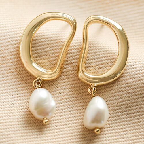 Organic Circle Pearl Earrings in Gold