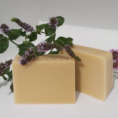 Solid soap with organic honey. 110gr (surgras 5%) eco-responsible