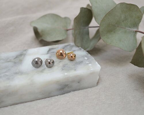 DROP Small porcelain earrings with real platinum decor