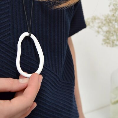 LOOP Minimalist porcelain necklace