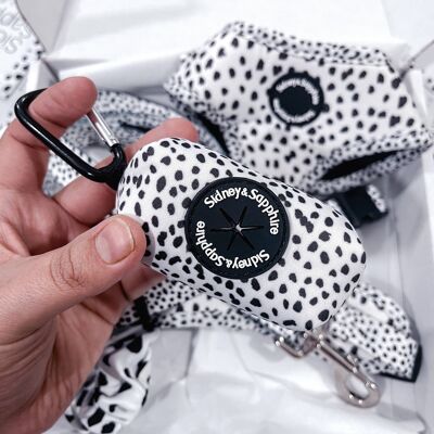 Dispensador de bolsas para caca de perro con estampado de dálmatas en blanco y negro