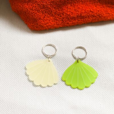 TRANSLUCENT SHELL KEYRING