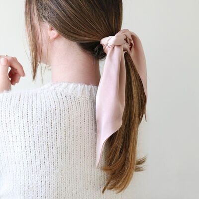 Staubiger rosa breiter Satin-Haar-Schal