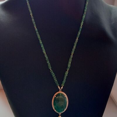 Gemstone chain Semi-long chain made of emerald with pendant