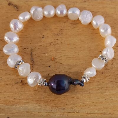 Gemstone bracelet made from freshwater pearls