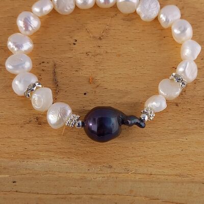 Gemstone bracelet made from freshwater pearls