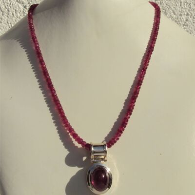 Gemstone necklace made of natural ruby with a ruby pendant