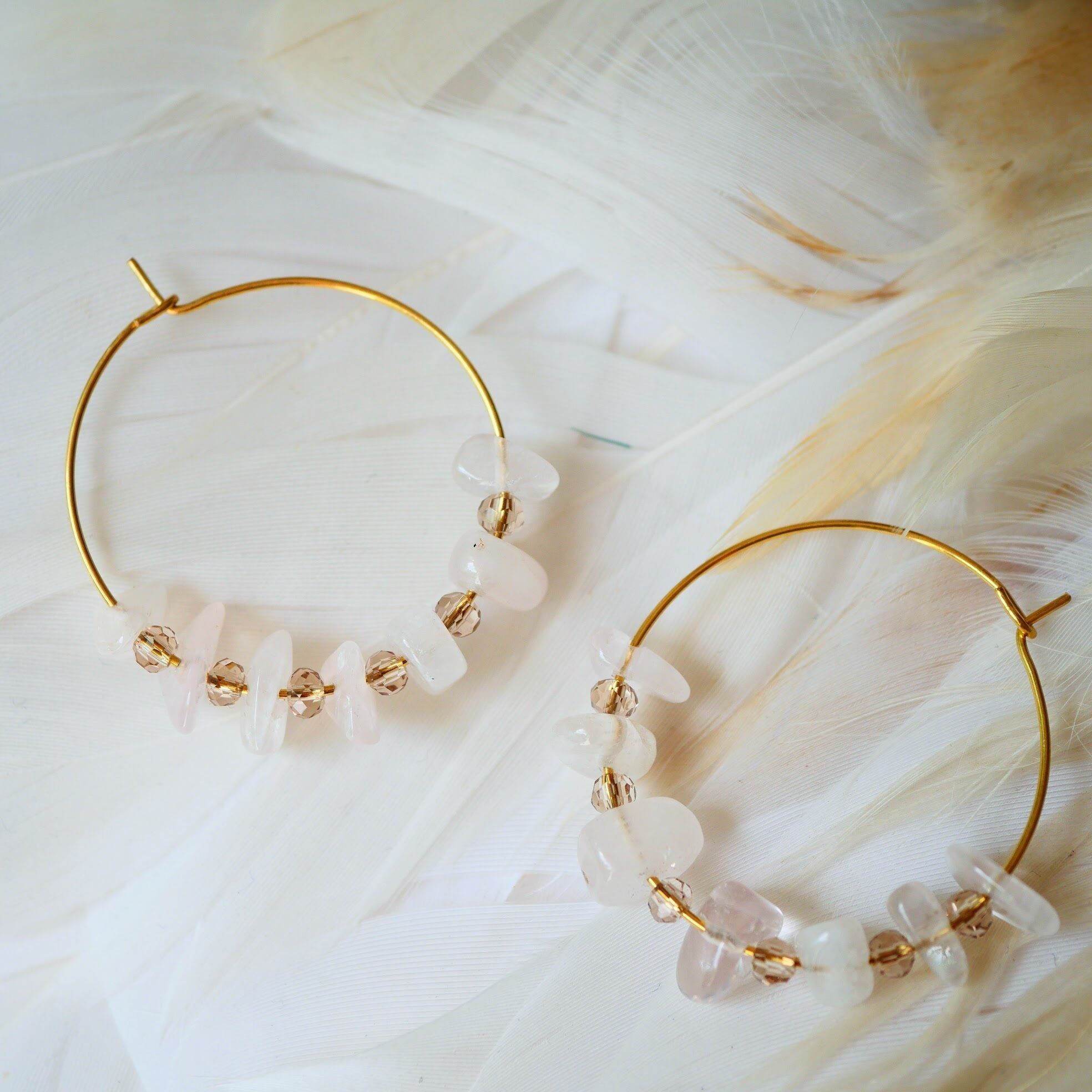 Prisca orecchini a cerchio in acciaio inossidabile con quarzo rosa