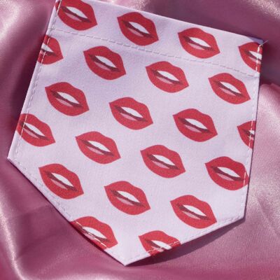 Lips iron-on pocket