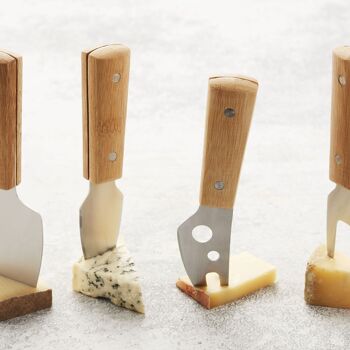 Set de 4 couteaux à fromage en bambou FSC 2