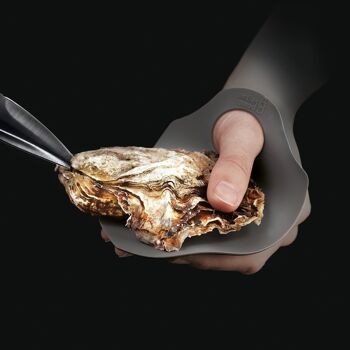 Protection pour ouvrir les huîtres en silicone par Nik Baeyens 2