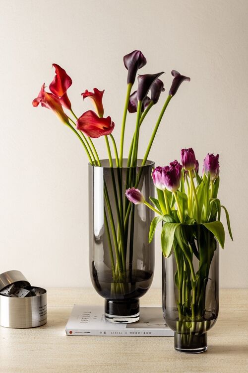 Sober modern glass vase, cylindrical shape on a solid base, dark grey, OMAHA14GR