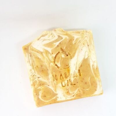 Kahai Handmade Soap – Turmeric & Honey