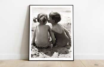 Petit garçon embrassant la joue de la petite fille - 11X14" Premium Art Print 2