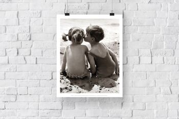 Petit garçon embrassant la joue de la petite fille - 11X14" Premium Art Print 3