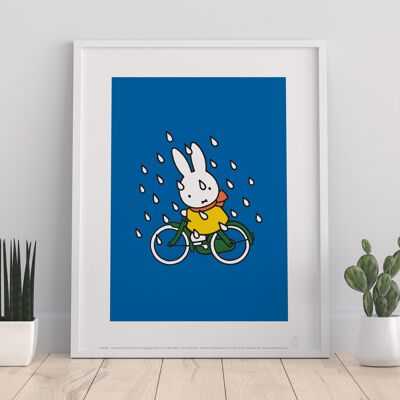 Miffy – Radfahren im Schnee – Premium-Kunstdruck, 27,9 x 35,6 cm