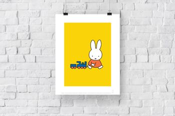 Miffy - Tirer un train - 11X14" Premium Art Print 3