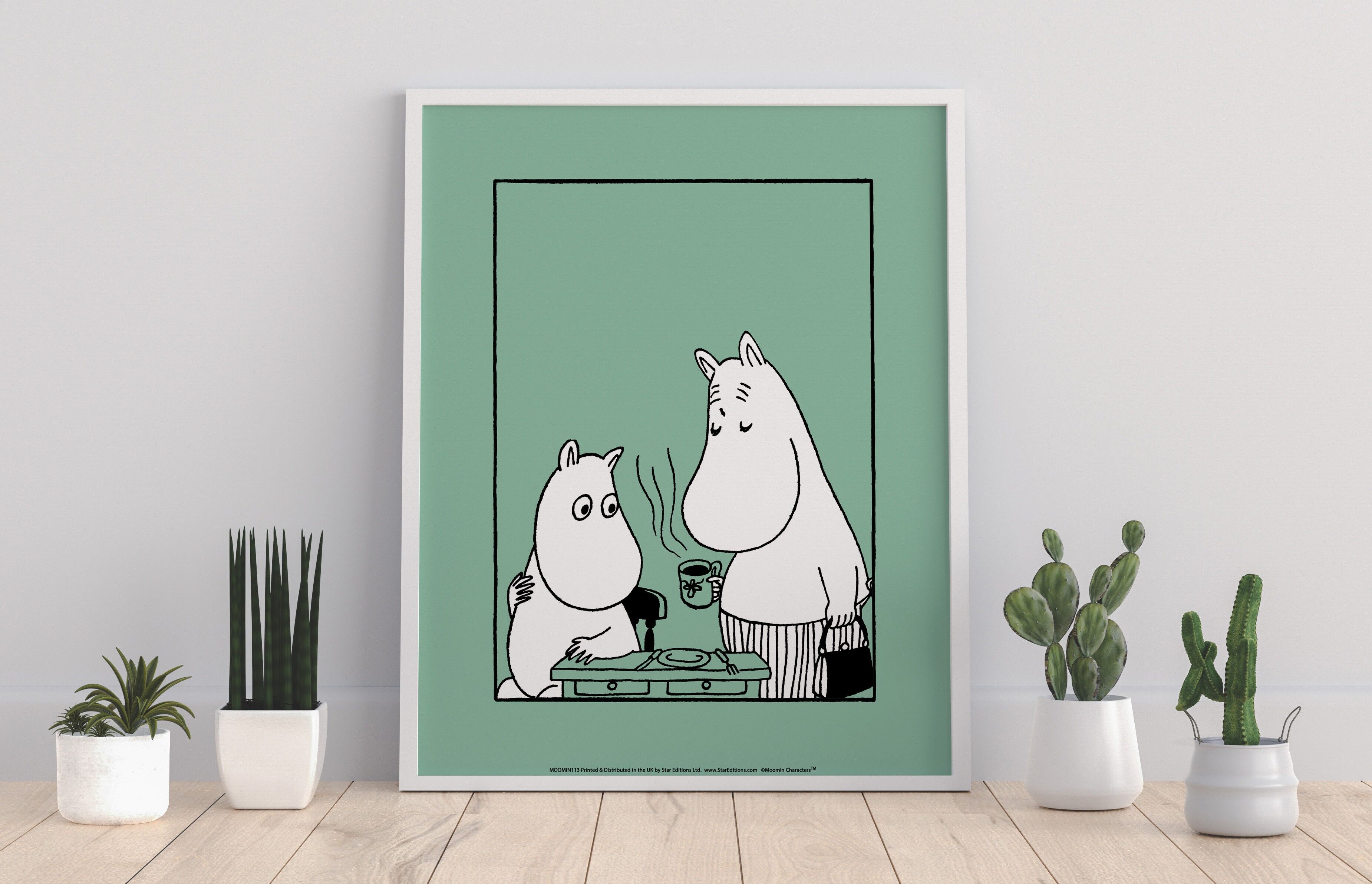 Moominmamma avec Moomintrool avec tasse de thé - 11X14" Premium Art Print