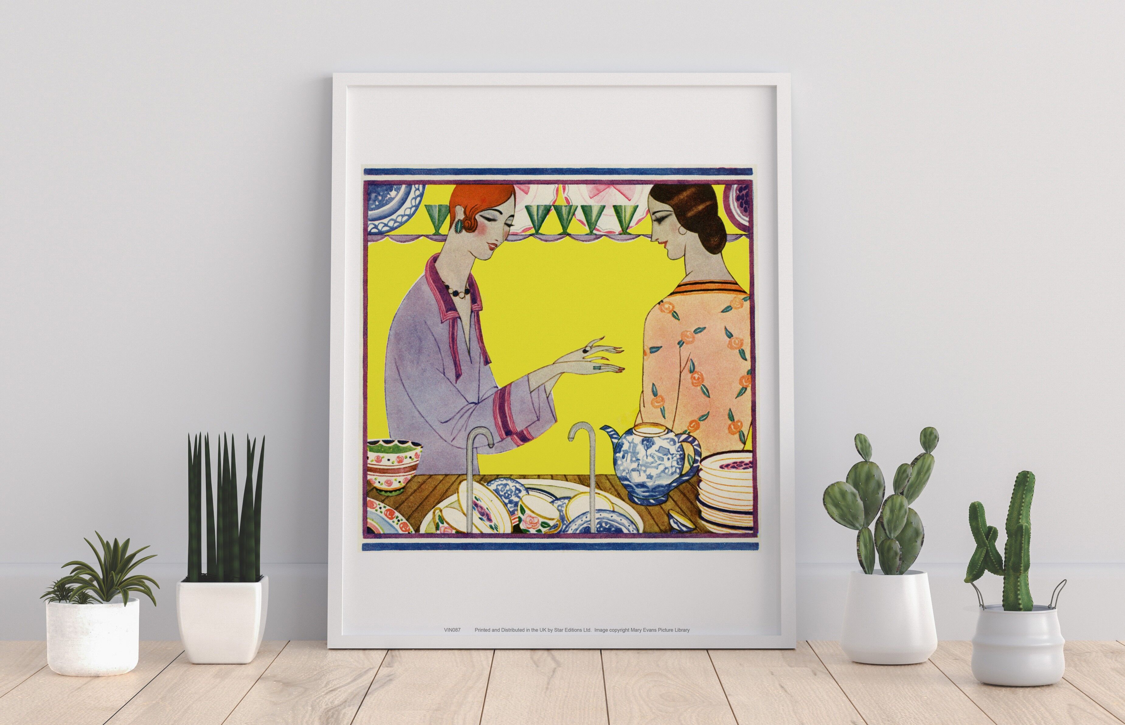 Cuisine, vaisselle, haut, deux personnes, casseroles et assiettes, fond jaune dans un cadre - 11X14" Premium Art Print