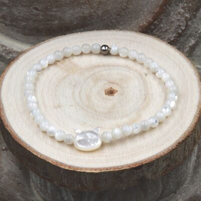 White Mother-of-Pearl Cat Bracelet