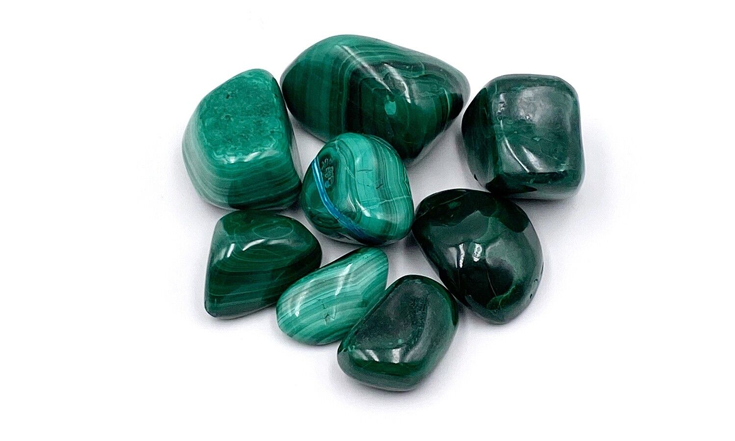 Malachite tumbled stone Size C: 3x2.5 cm between 42 and 55gr
