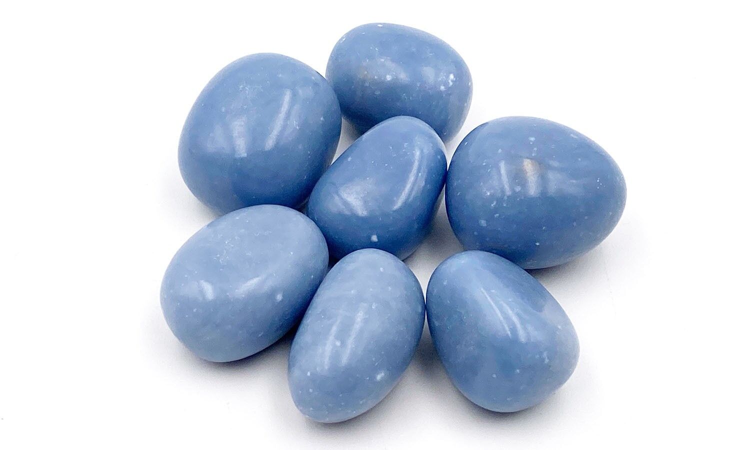 Angelite tumbled stone size between 1 and 2 cm (round)