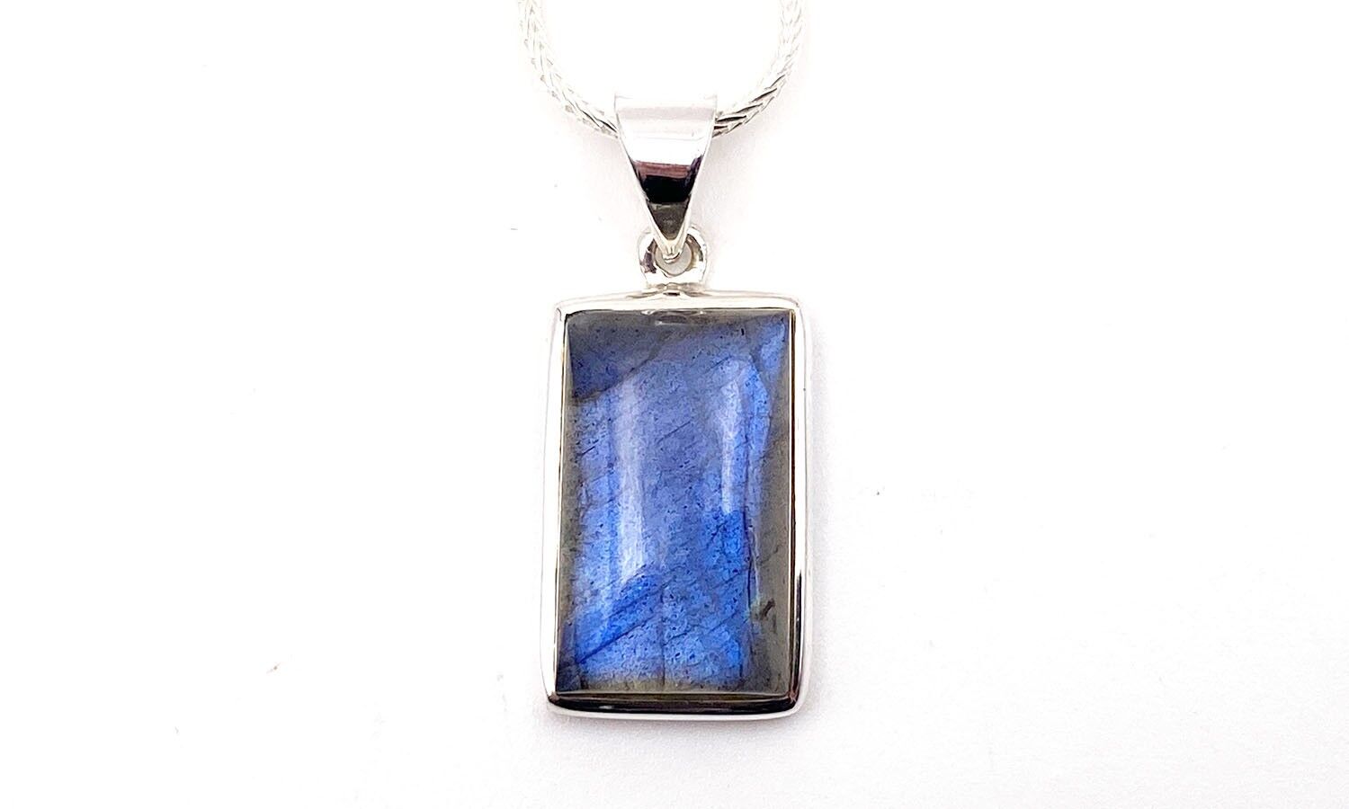 Pendentif Labradorite Rectangle bleu H 2,2 cm x l 1,1 cm