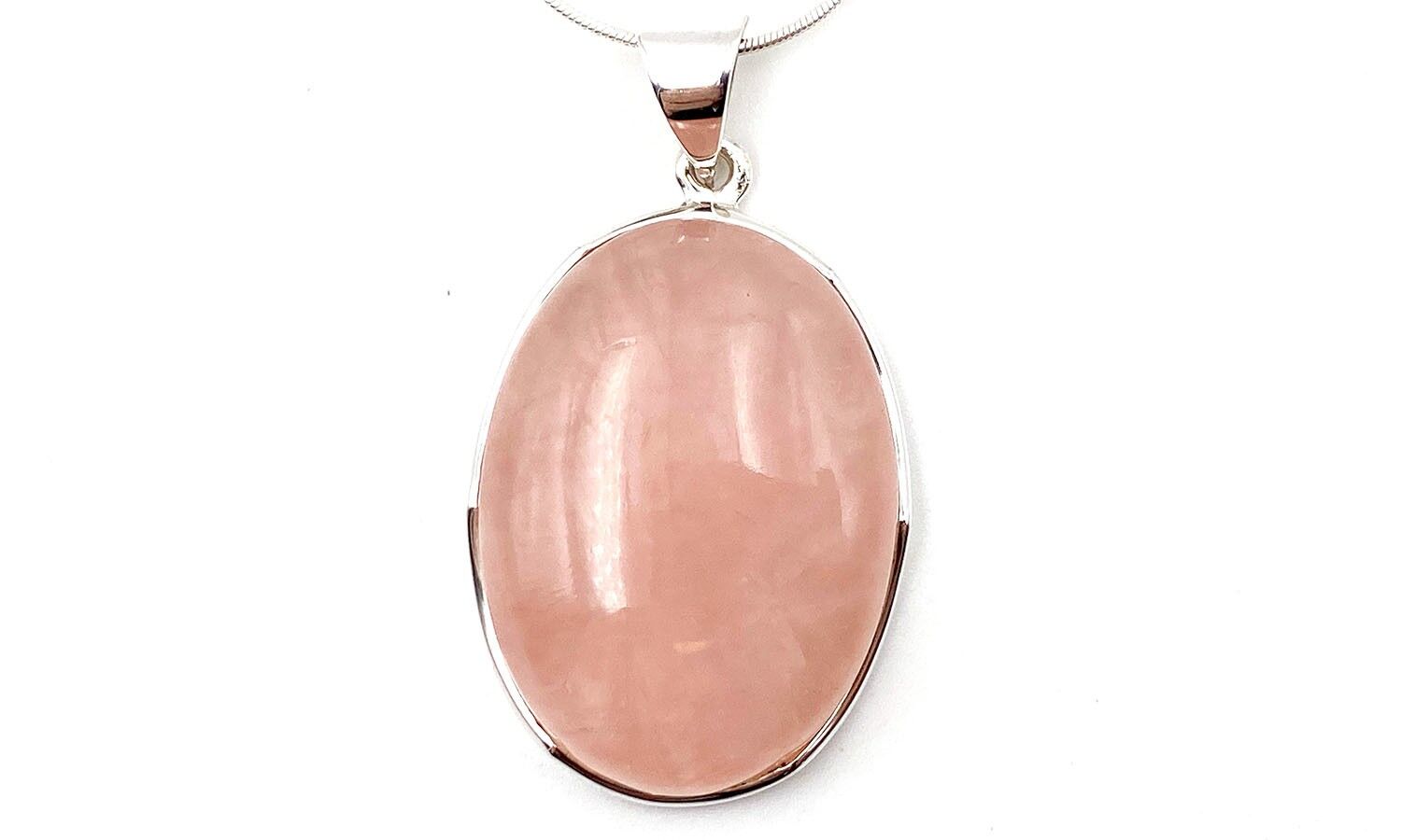 Ciondolo Pietra Quarzo Rosa incastonata in Argento 925 Dimensione H 3,3 cm x L 2,5 cm