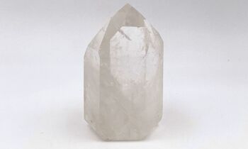 Grande Pointe Cristal de Roche  Pointe cristal de roche C (H7,5xL6cm) - poids 280 gr 2