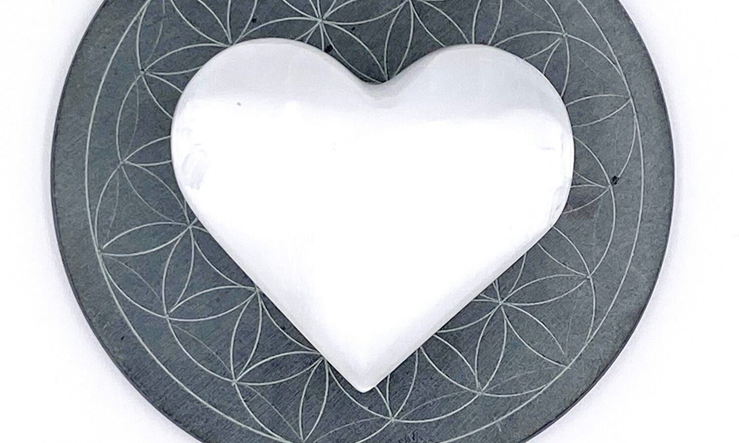 Heart of SELENITE between 4 and 9 cm Heart of selenite 8-9 cm