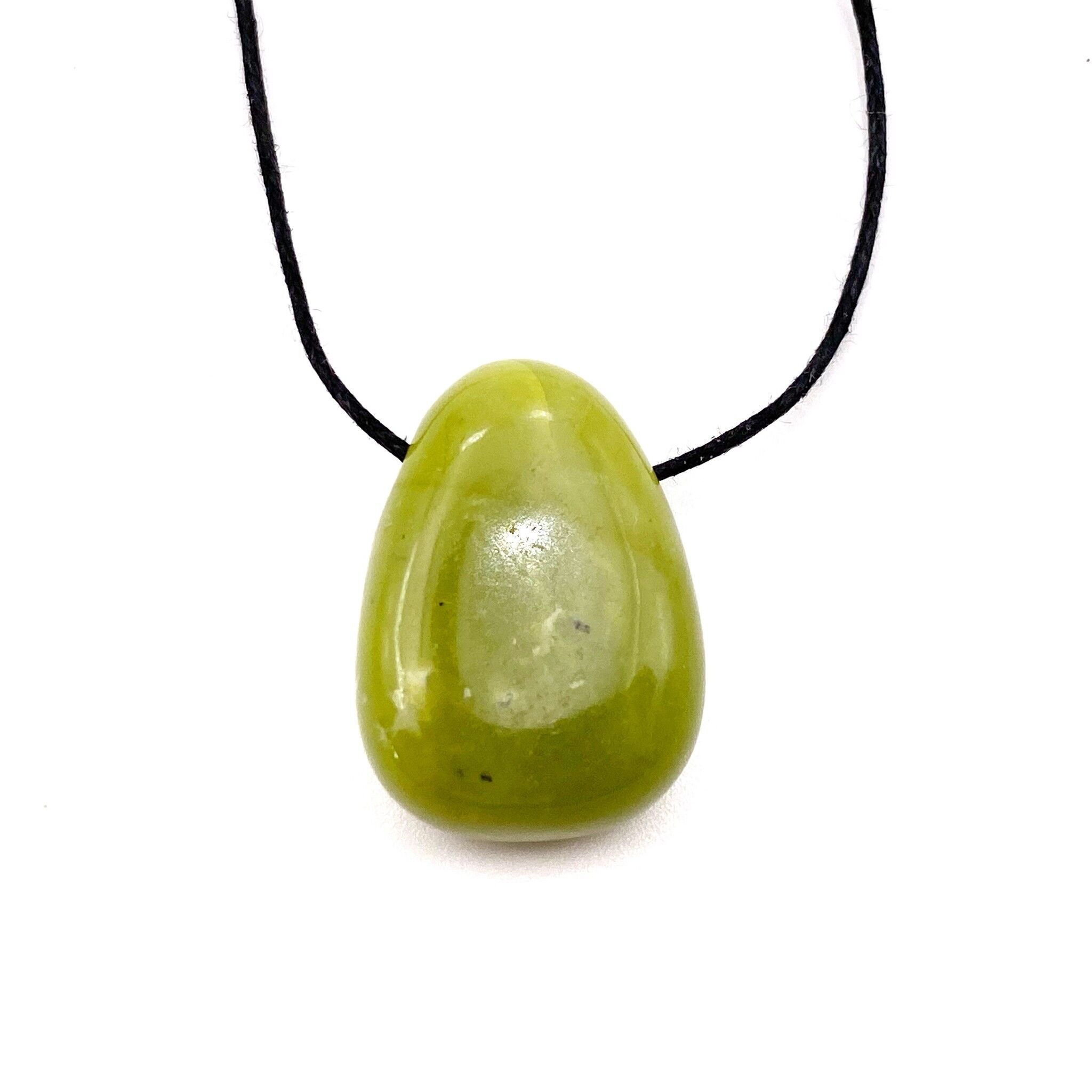 Ciondolo in pietra traforata a serpentina Ciondolo in pietra traforata a serpentina