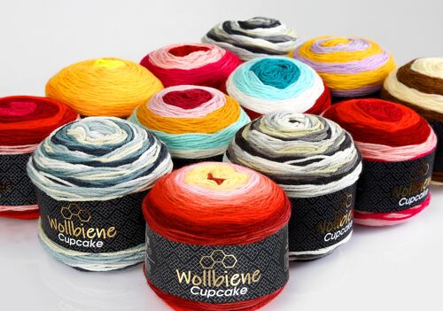 Wollbiene Cupcake Strickwolle Bobbel Batik Häkel Wolle 150g Farbverlauf
