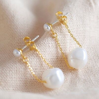 Aretes colgantes de perlas de agua dulce y cadena en oro