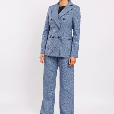 Traje cruzado azul claro con pantalón palazzo