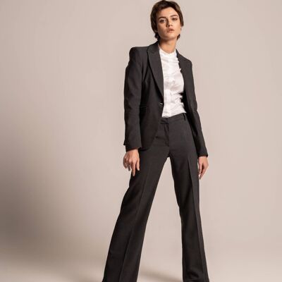 Tailleur grigio scuro con blazer monopetto e pantalone classico