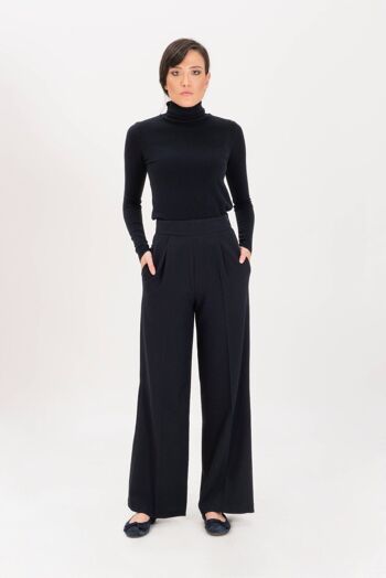 Pantalon fluide à plis noirs 8