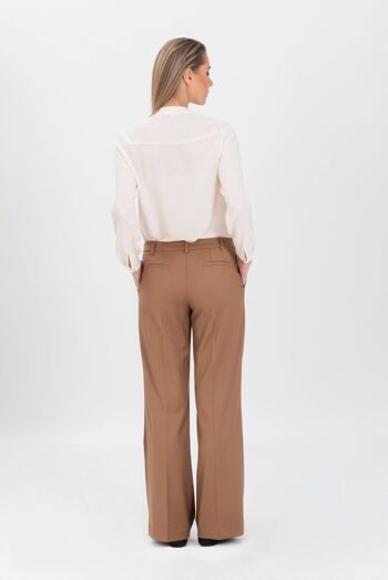 Pantalon classique couleur camel 5