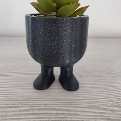 Pot with legs - M