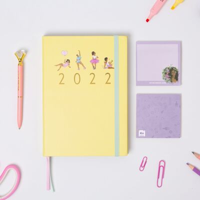 2022 Affirmations Diary mit 2 Haftnotizen und Stift – Mellow Yellow (mit lila Haftnotizen)