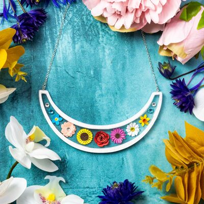 Statement-Halskette mit Blumenmuster